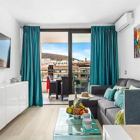 Modern Cristianos Center * Los Cristianos (Tenerife)