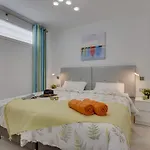 Modern Cristianos Center
