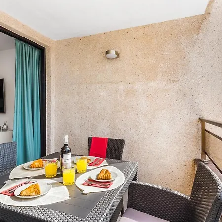 Modern Cristianos Center Apartment