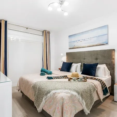 Modern Cristianos Center Apartment *