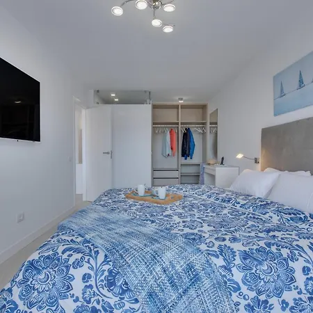 Modern Cristianos Center Apartment