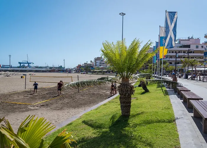 Modern Cristianos Center Los Cristianos (Tenerife)
