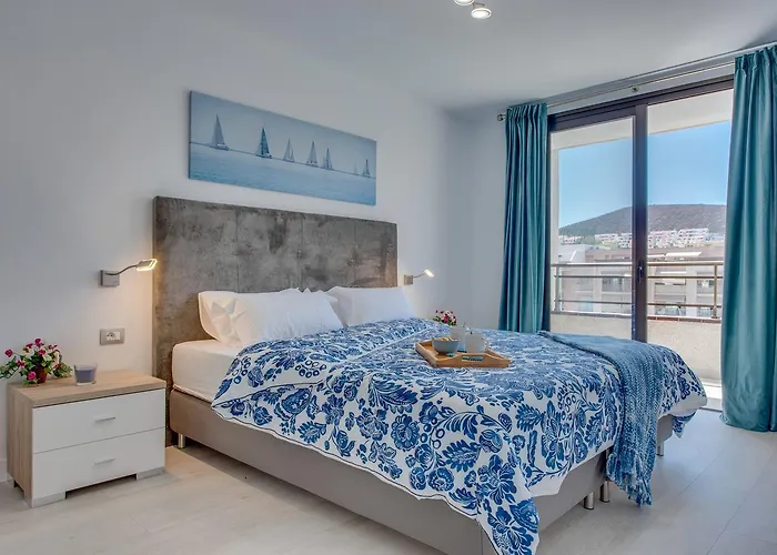 Modern Cristianos Center Lejlighed