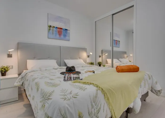 Modern Cristianos Center *