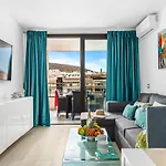 Modern Cristianos Center * Los Cristianos (Tenerife)