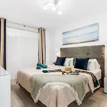 Modern Cristianos Center דירה *