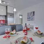 Modern Cristianos Center