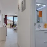 Modern Cristianos Center * לוס כריסטיאנוס