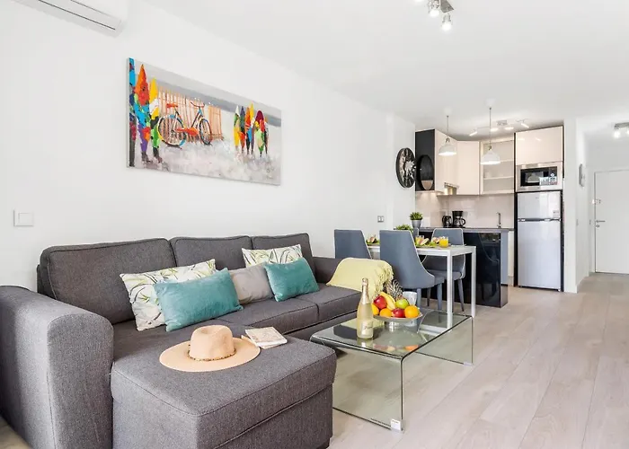 Modern Cristianos Center *