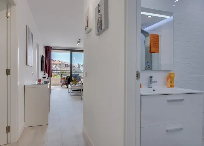 Modern Cristianos Center * 洛斯克里斯蒂亚诺斯