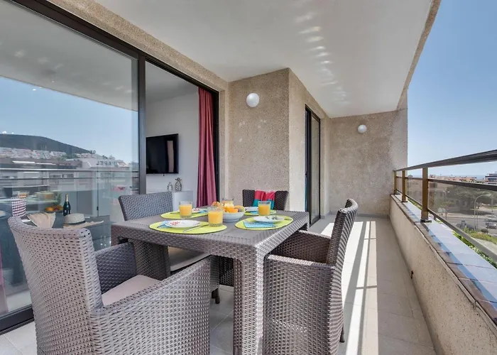 Modern Cristianos Center * 洛斯克里斯蒂亚诺斯