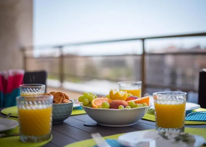 Modern Cristianos Center 公寓