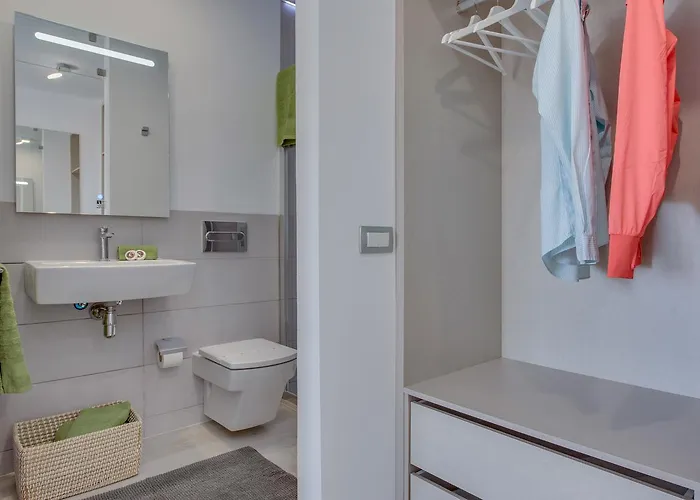 Modern Cristianos Center * 洛斯克里斯蒂亚诺斯